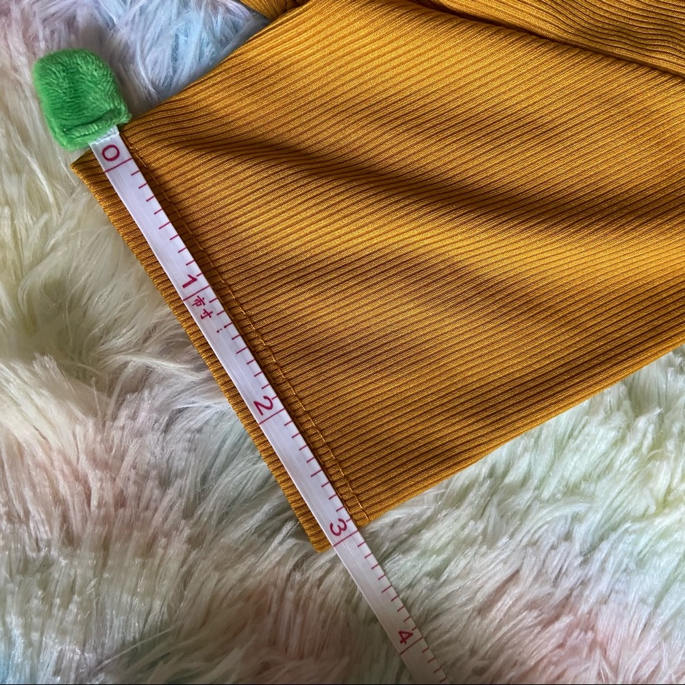 Square Neck Ribbed Crop Tee - Picture 6 of 8
